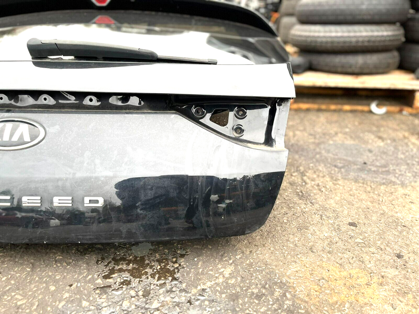 KIA PROCEED CD 2019-2023 GENUINE REAR BOOT TAILGATE SHELL 1K BLACK COLLECTION