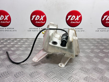 Toyota Yaris XP130 MK3 2012-2020 Genuine Washer Bottle Tank Resevoir - photo 7 of 7