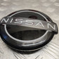 NISSAN QASHQAI J12 MK3 2021-2024 GENUINE FRONT GRILLE BADGE EMBLEM 628906US0A
