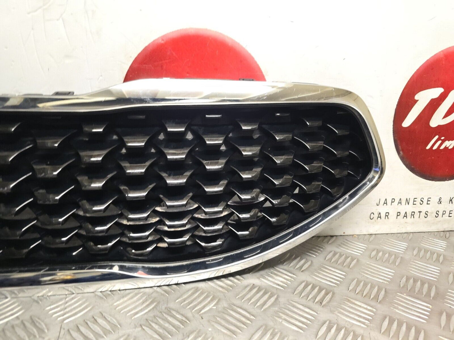 KIA VENGA (YN) 2015-2019 FACELIFT GENUINE FRONT BUMPER CHROME GRILLE 86350-1P500