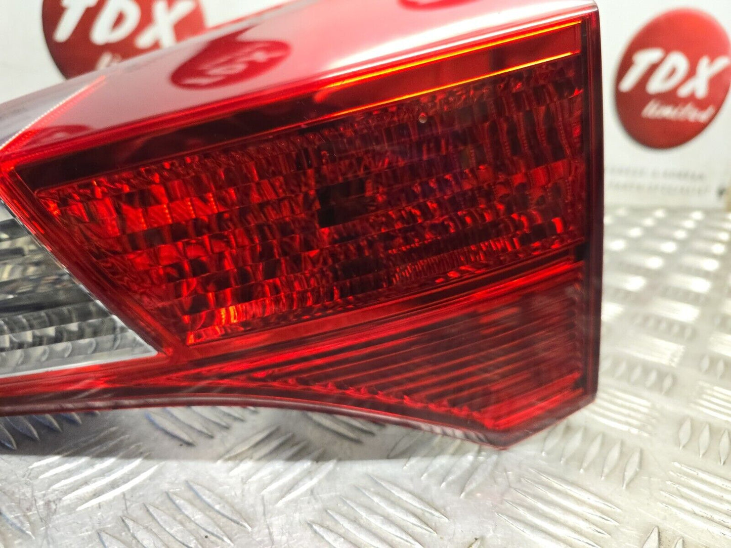 TOYOTA RAV4 XA40 MK4 2012-2015 PREFACELIFT GENUINE DRIVERS REAR INNER LIGHT LAMP