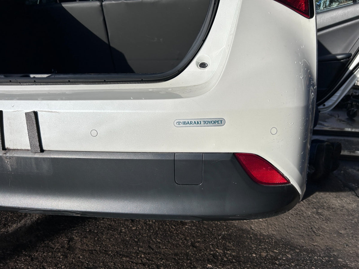 Toyota Prius Hybrid Facelift MK4 2019-2022 Genuine Rear Bumper White (070) - photo 8 of 8