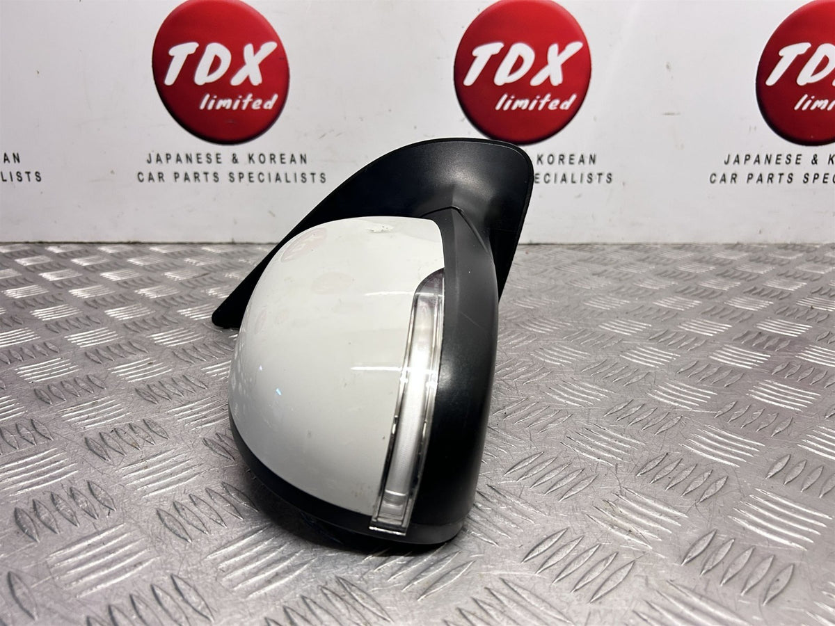 Hyundai i20 PB MK1 2012-2014 Driver Side 8 Pin Power Fold Door Mirror - photo 5 of 10