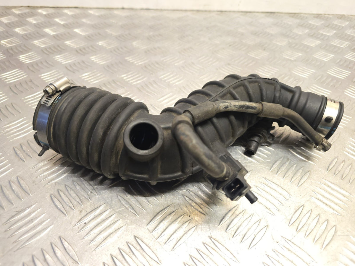 Nissan Juke F15 MK1 2014-2019 1.2 Petrol Dig-t HRA2DDT Air Intake Pipe - photo 8 of 11