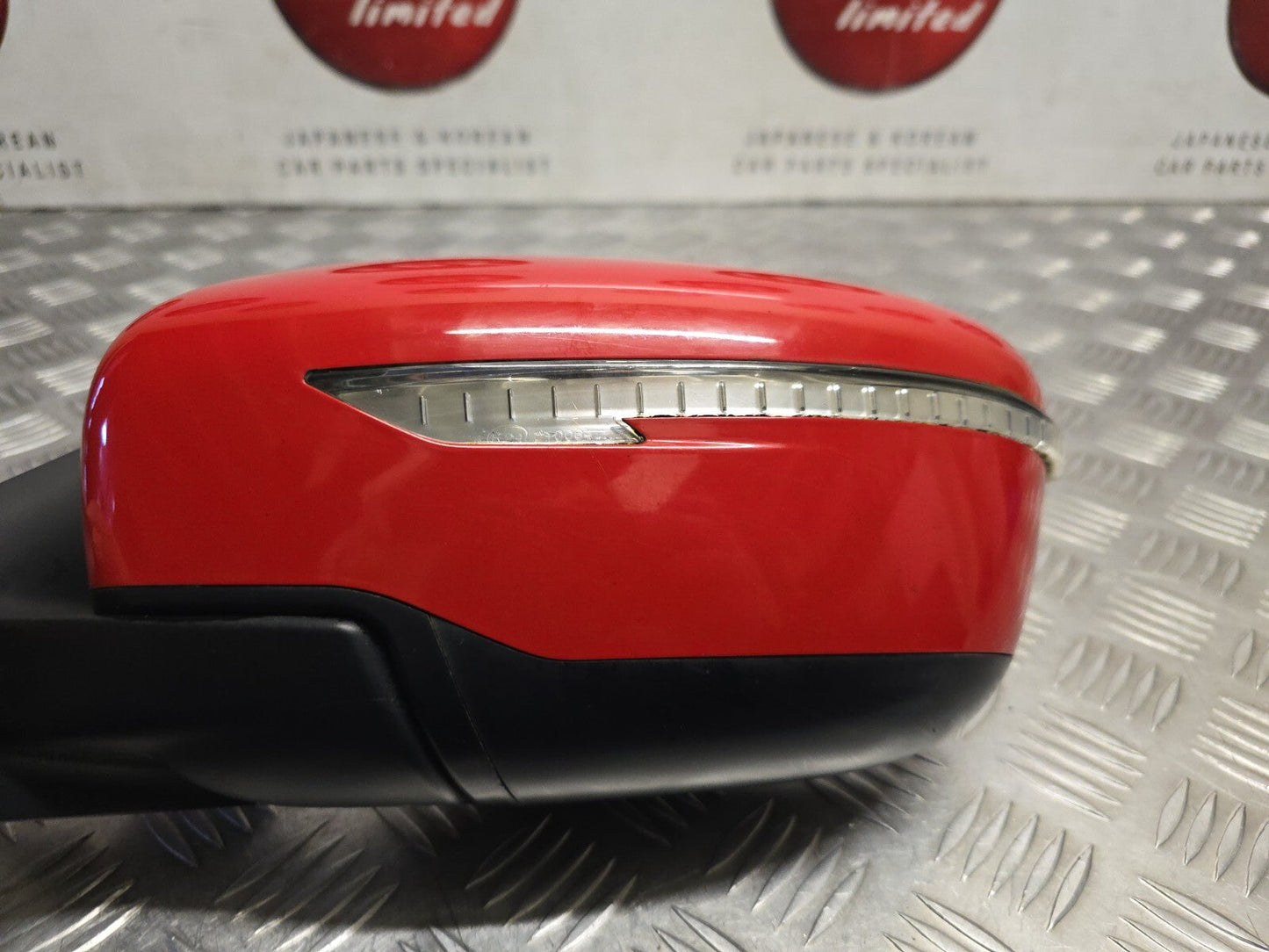 NISSAN JUKE F15 2014-2019 GENUINE PASSENGERS SIDE MANUAL FOLD MIRROR Z10 RED