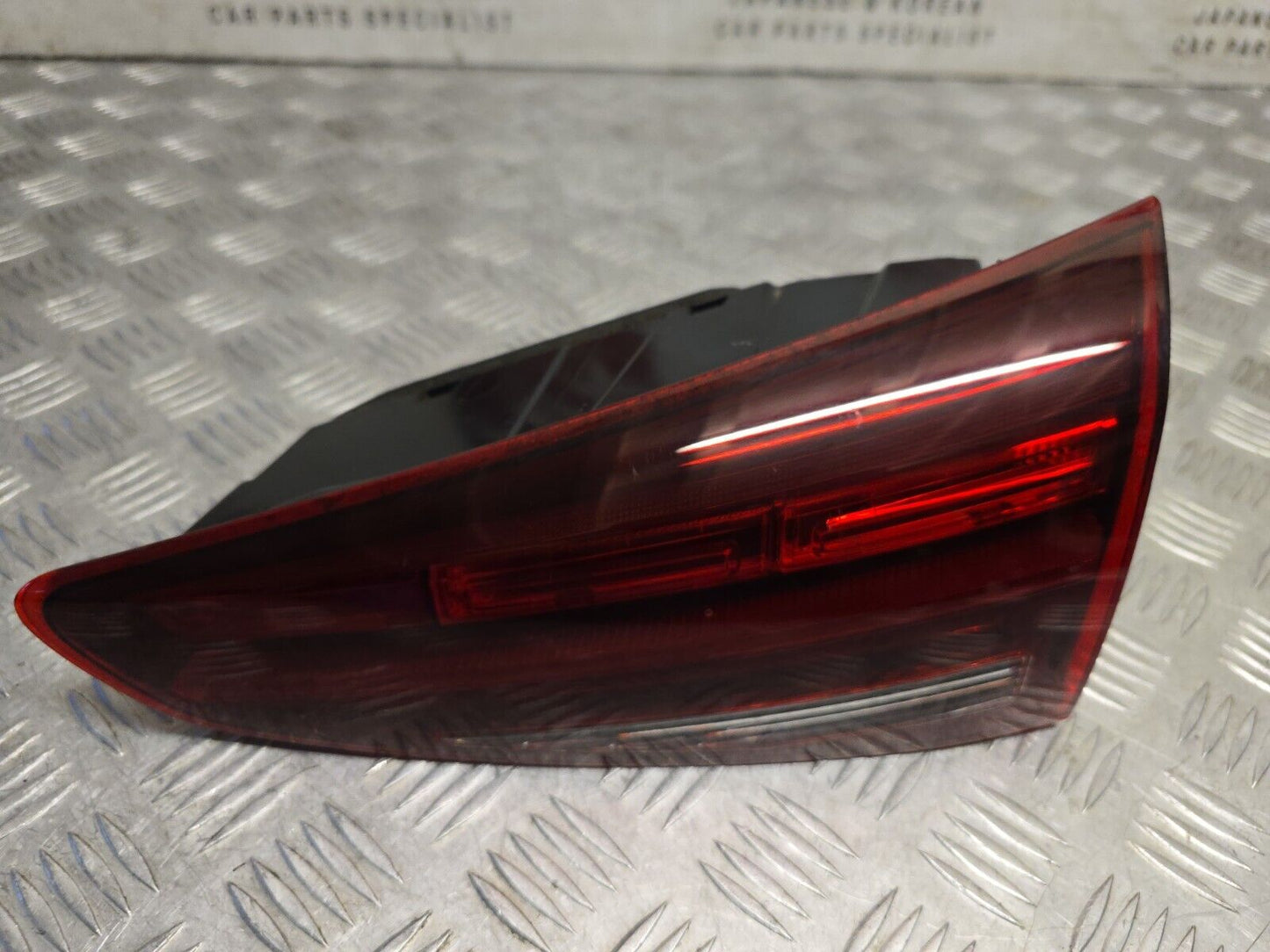 HYUNDAI TUCSON 2018-2020 MK3 FACELIFT DRIVERS SIDE REAR INNER LED TAILGATE LIGHT