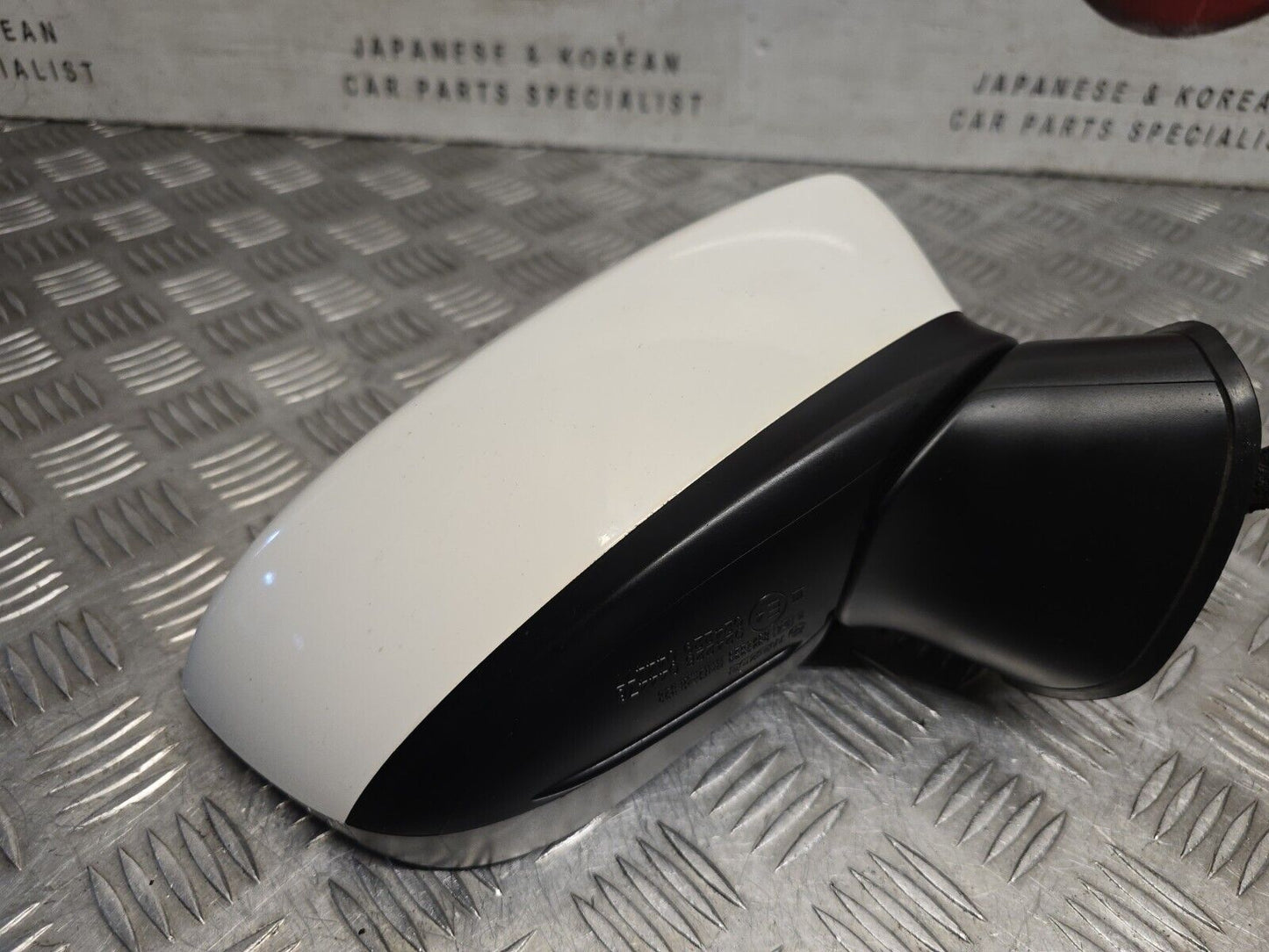 MAZDA 3 (BM) MK3 2014-2016 GENUINE DRIVERS SIDE POWER FOLD WING MIRROR A4D WHITE