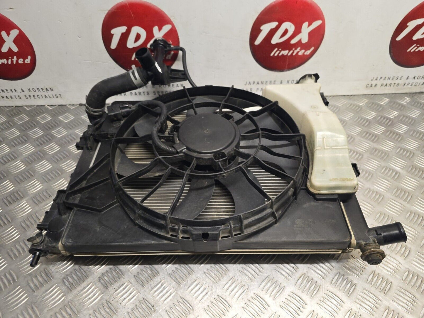 KIA STONIC YB 1.4 PETROL 2017-2023 MANUAL GENUINE COMPLETE RADIATOR FAN RAD PACK