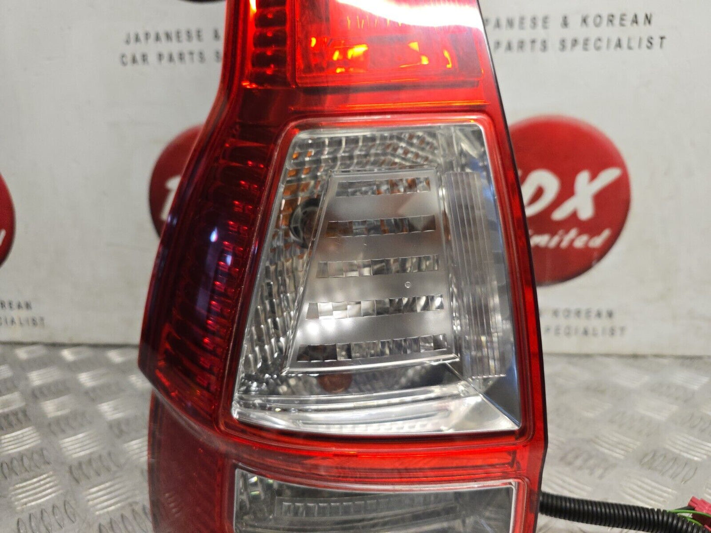 HONDA CR-V MK3 2006-2012 GENUINE PASSENGER SIDE REAR OUTER BODY BRAKE LIGHT LAMP