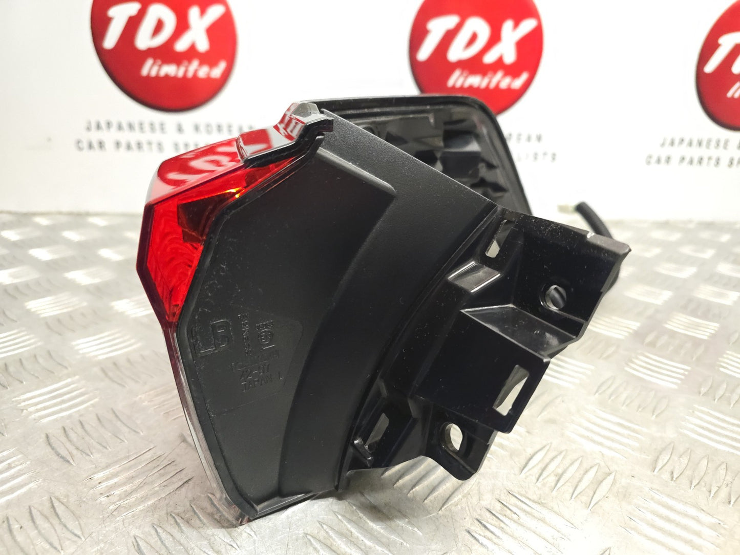 TOYOTA RAV4 XA50 MK5 2019-2025 PASSENGER REAR OUTER BODY BRAKE LIGHT 81560-42230