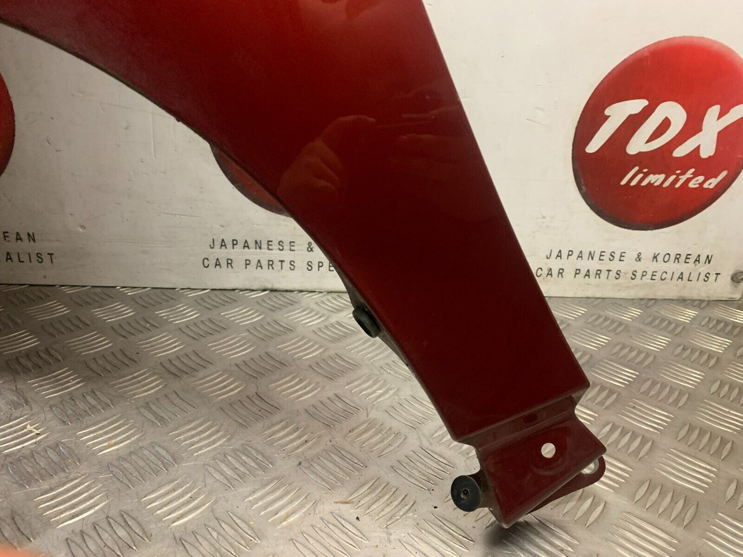 TOYOTA PRIUS PLUS 2015-2019 GENUINE PASSENGER FRONT WING/FENDER RED COLLECTION