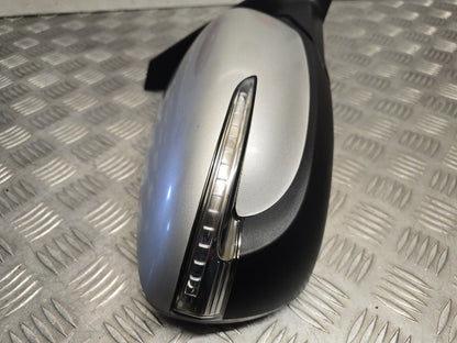 Kia Carens Rp Mk3 2013-2019 Drivers Power Fold Puddle Light Mirror 3D Silver 6