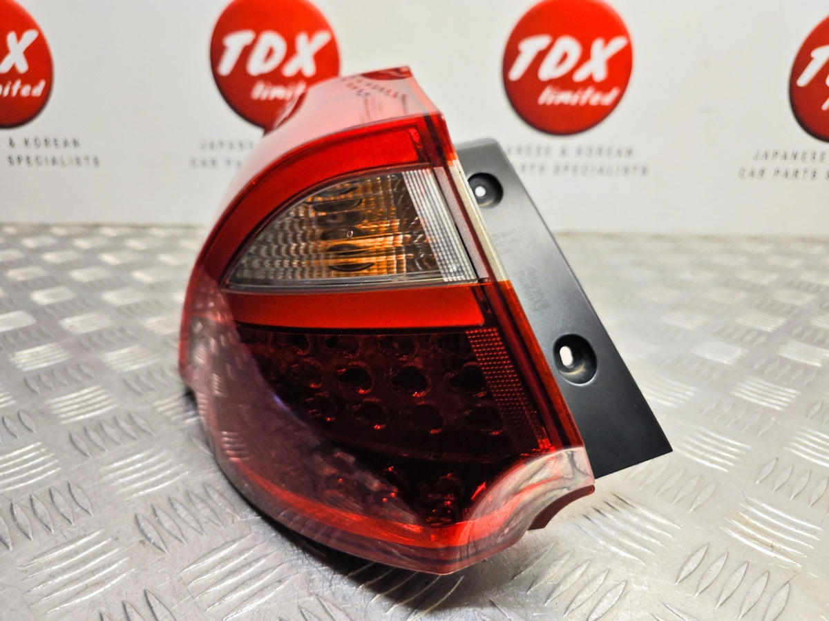 Kia Ceed MK2 Hatchback 2016-2018 Passengers Rear Outer Brake Light 92401-A2200 - photo 4 of 8