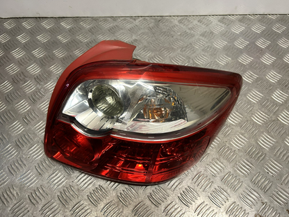 TOYOTA AURIS MK1 2010-2012 GENUINE DRIVER SIDE REAR OUTER BODY BRAKE LIGHT