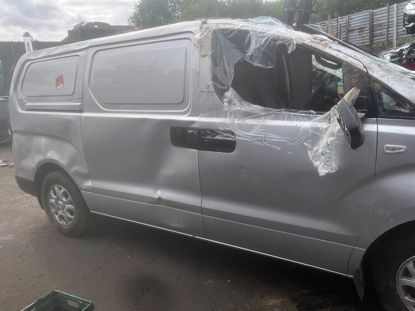 2010 HYUNDAI ILOAD (TQ) COMFORT 2.5 DIESEL 5 SPEED MANUAL PANEL VAN VEHICLE FOR BREAKING AND PARTS