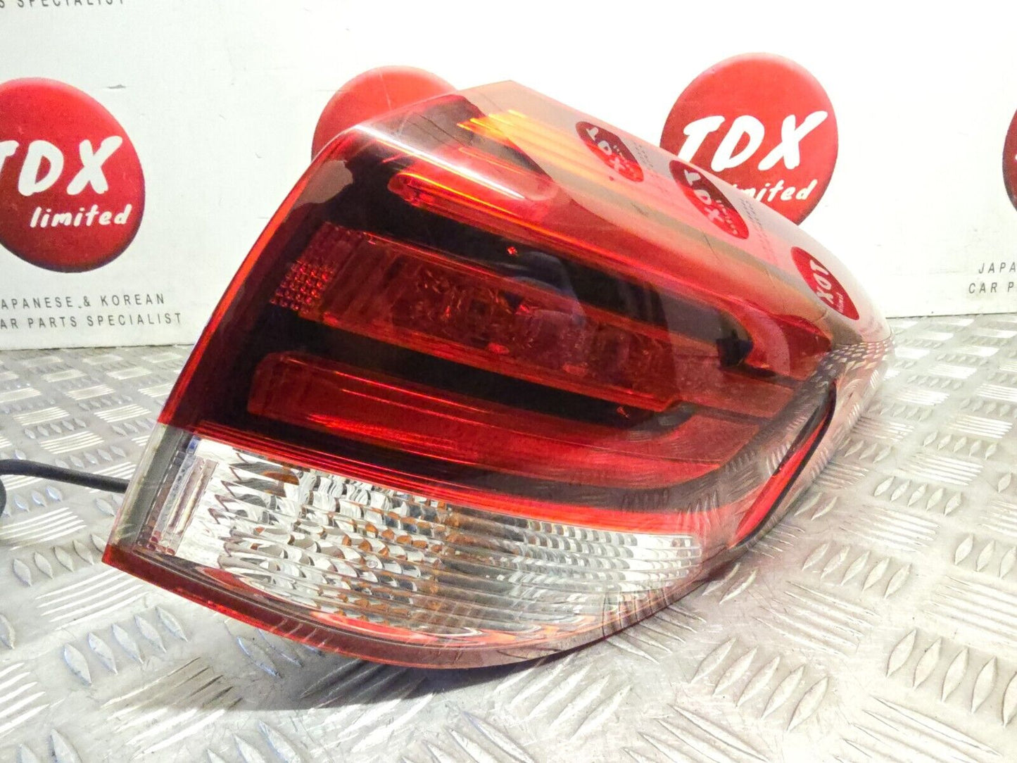 HYUNDAI I40 ESTATE 2015-2019 FACELIFT GENUINE DRIVERS REAR OUTER LED BRAKE LIGHT