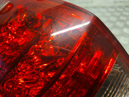 TOYOTA RAV4 MK3 2006-2009 GENUINE PASSENGER SIDE REAR OUTER BODY LED BRAKE LIGHT