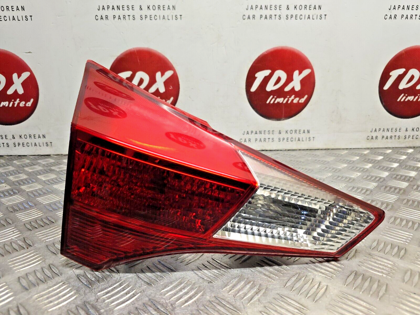 TOYOTA RAV4 (XA40) MK4 2012-2015 PREFACELIFT GENUINE PASSENGERS REAR INNER LIGHT