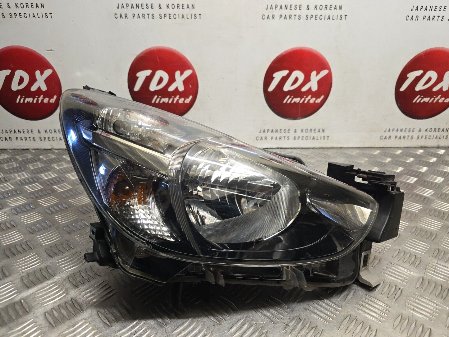 MAZDA 2 (DJ) MK3 2015-2018 PRE-FACELIFT GENUINE DRIVERS SIDE HALOGEN HEADLIGHT