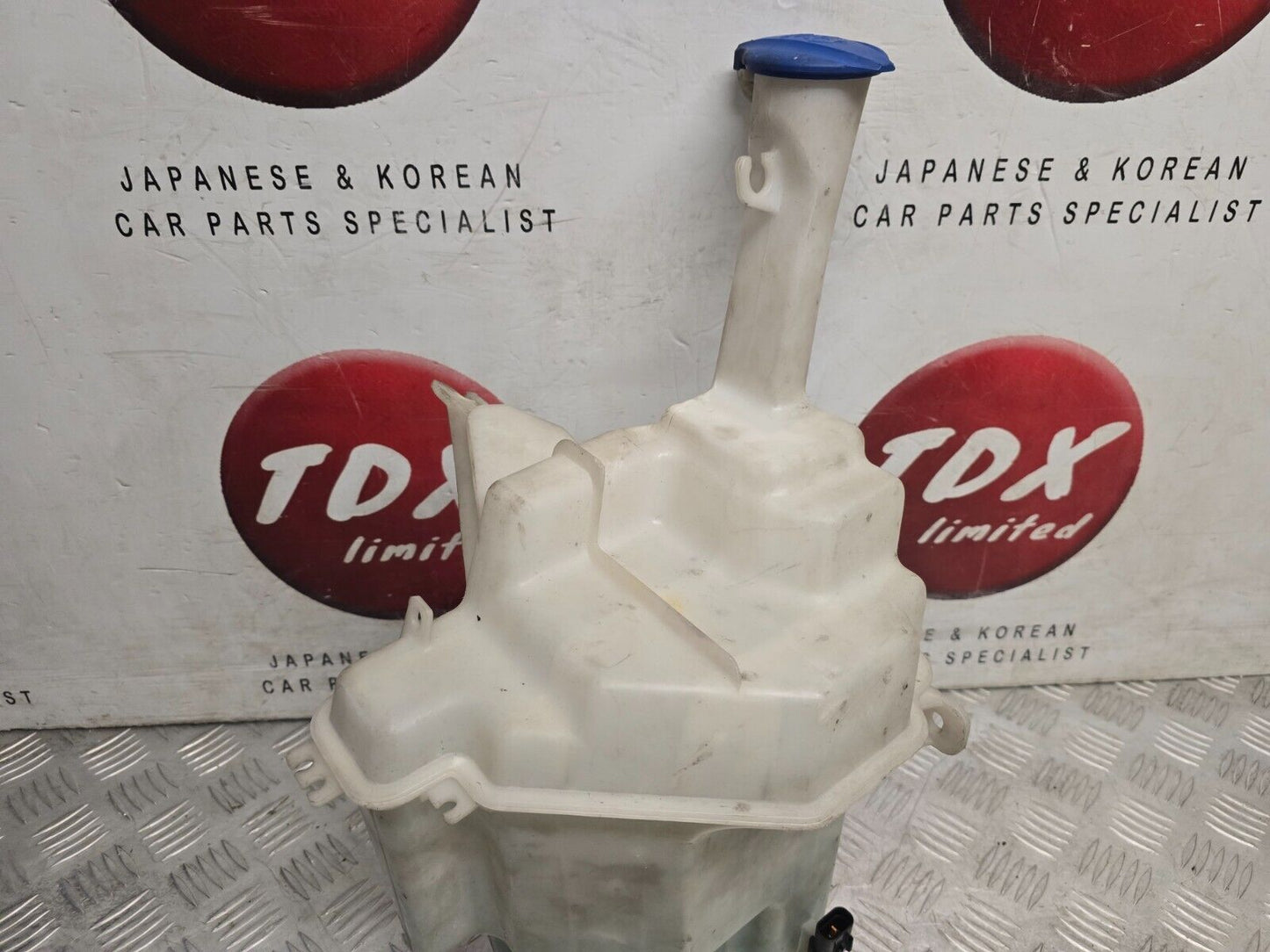 KIA CEED MK2 2012-2018 GENUINE WINDSCREEN WASHER BOTTLE TANK + MOTOR 98610-A2000