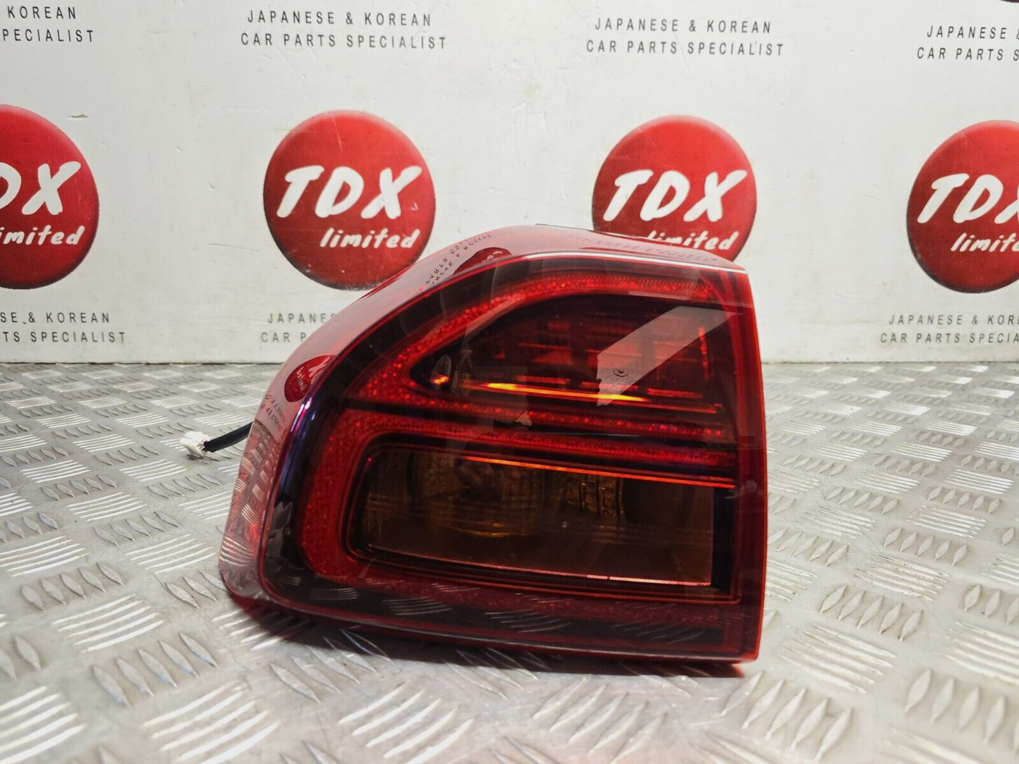 KIA NIRO DE 2020-2022 MK1 FACELIFT GENUINE PASSENGERS REAR OUTER LED BRAKE LIGHT