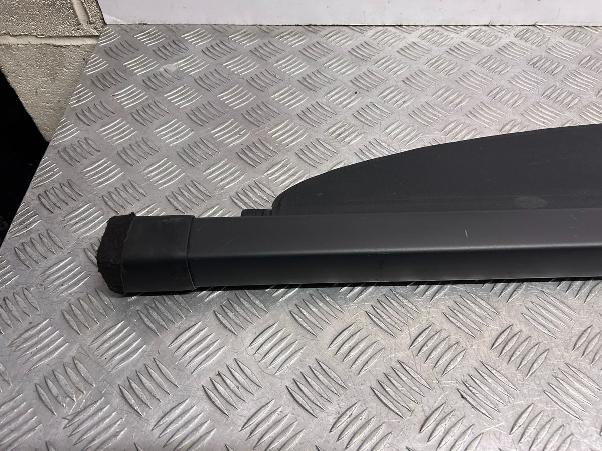 Hyundai ix35 LM MK1 2010-2015 Genuine Roller Blind Parcel Shelf / Luggage Cover - photo 3 of 7