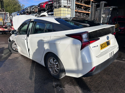 Toyota Prius Hybrid Facelift MK4 2019-2022 Genuine Tailgate Shell White (070) - photo 1 of 9
