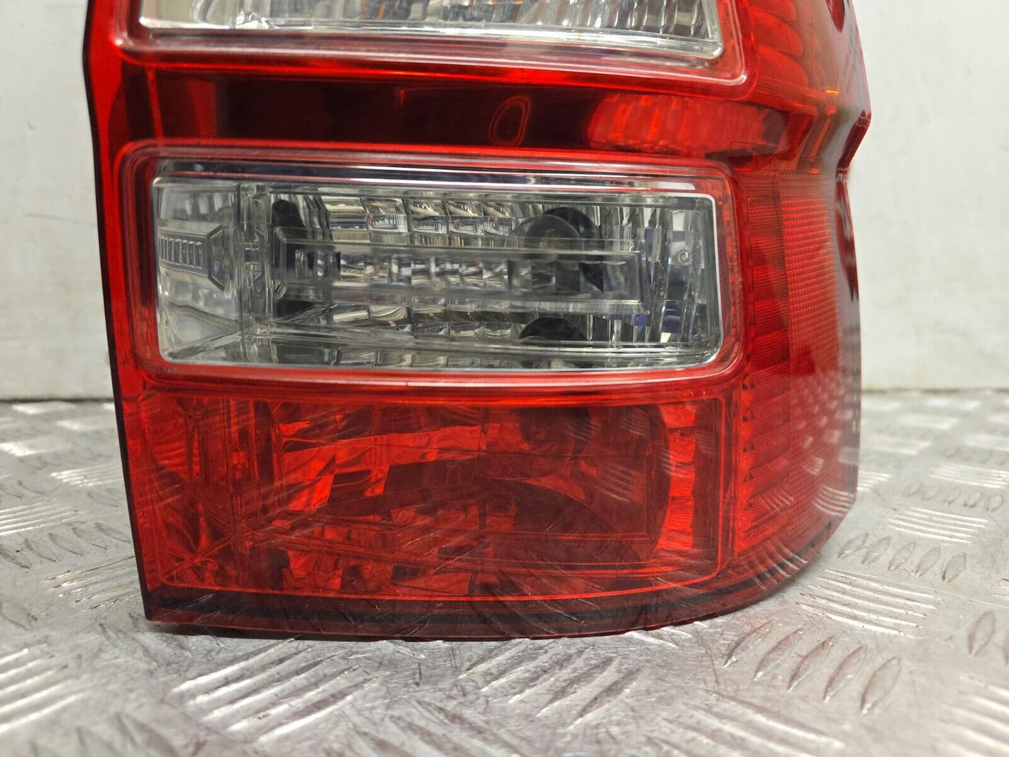 HONDA CR-V MK3 2006-2012 GENUINE DRIVERS SIDE REAR OUTER BODY BRAKE LIGHT LAMP