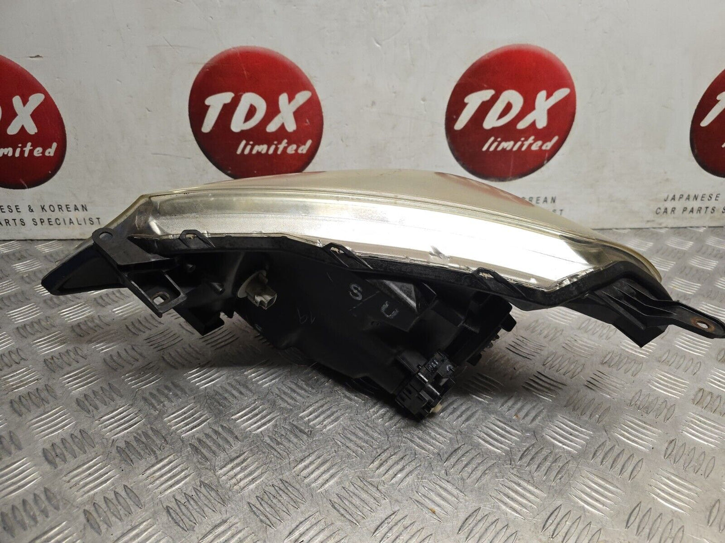 TOYOTA YARIS MK3 2012-2014 PREFACELIFT GENUINE DRIVERS SIDE HALOGEN HEADLIGHT