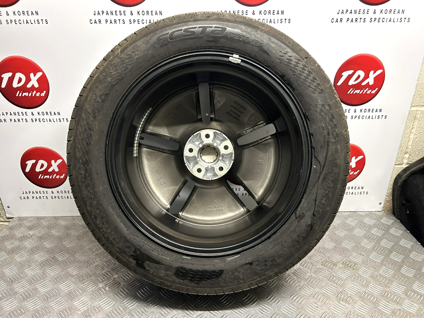 Kia Ev6 (Cv) 2021-2025 19" Inch Genuine Alloy Wheel 6.5Mm 235/55/R19 52910-Cv110 9