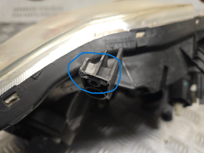 TOYOTA AURIS 2010-2012 MK1 FACELIFT GENUINE PASSENGERS FRONT HALOGEN HEADLIGHT 81150-02A80