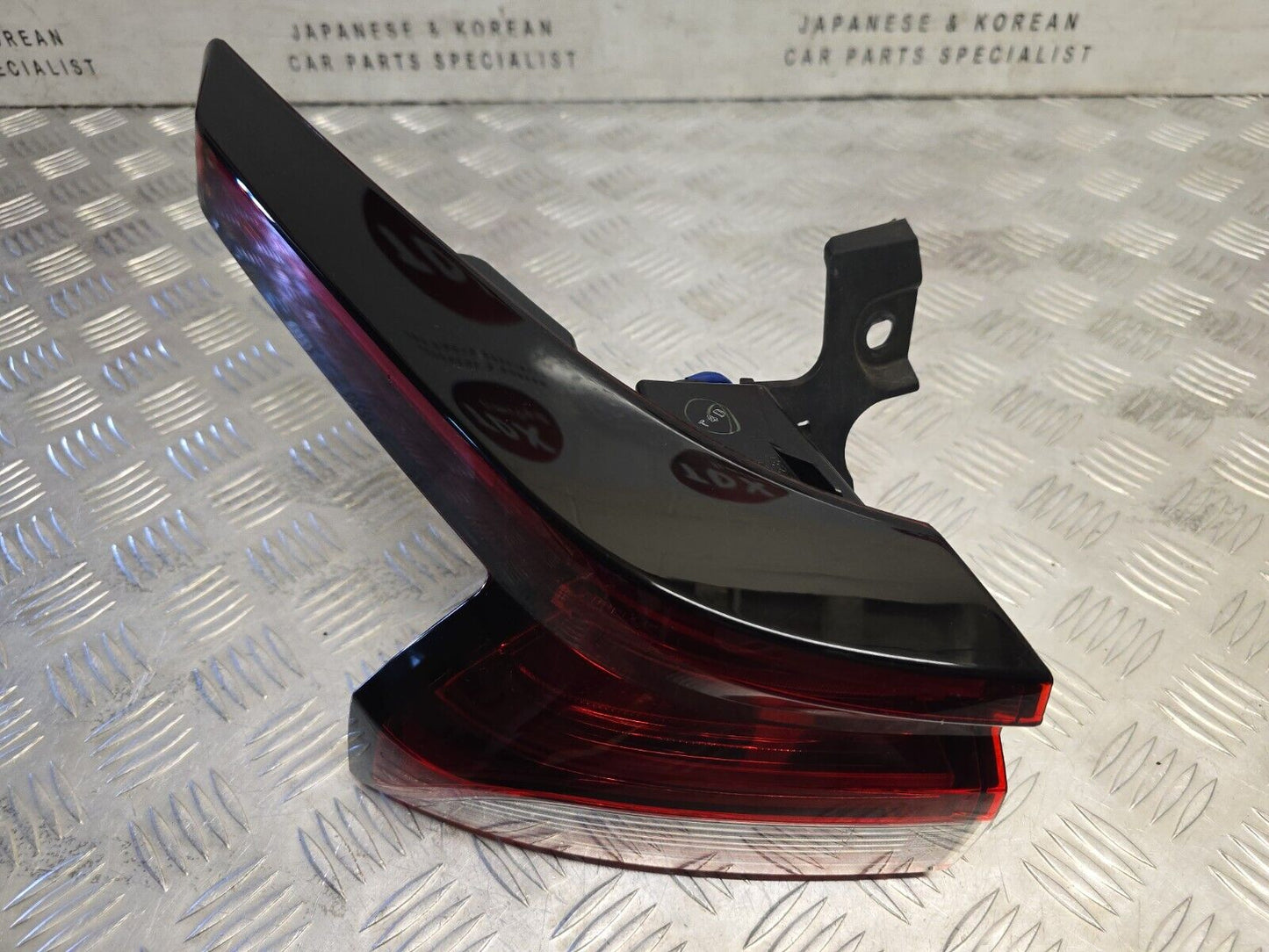 NISSAN QASHQAI MK3 J12 2021-2024 GENUINE PASSENGERS REAR OUTER LED BRAKE LIGHT