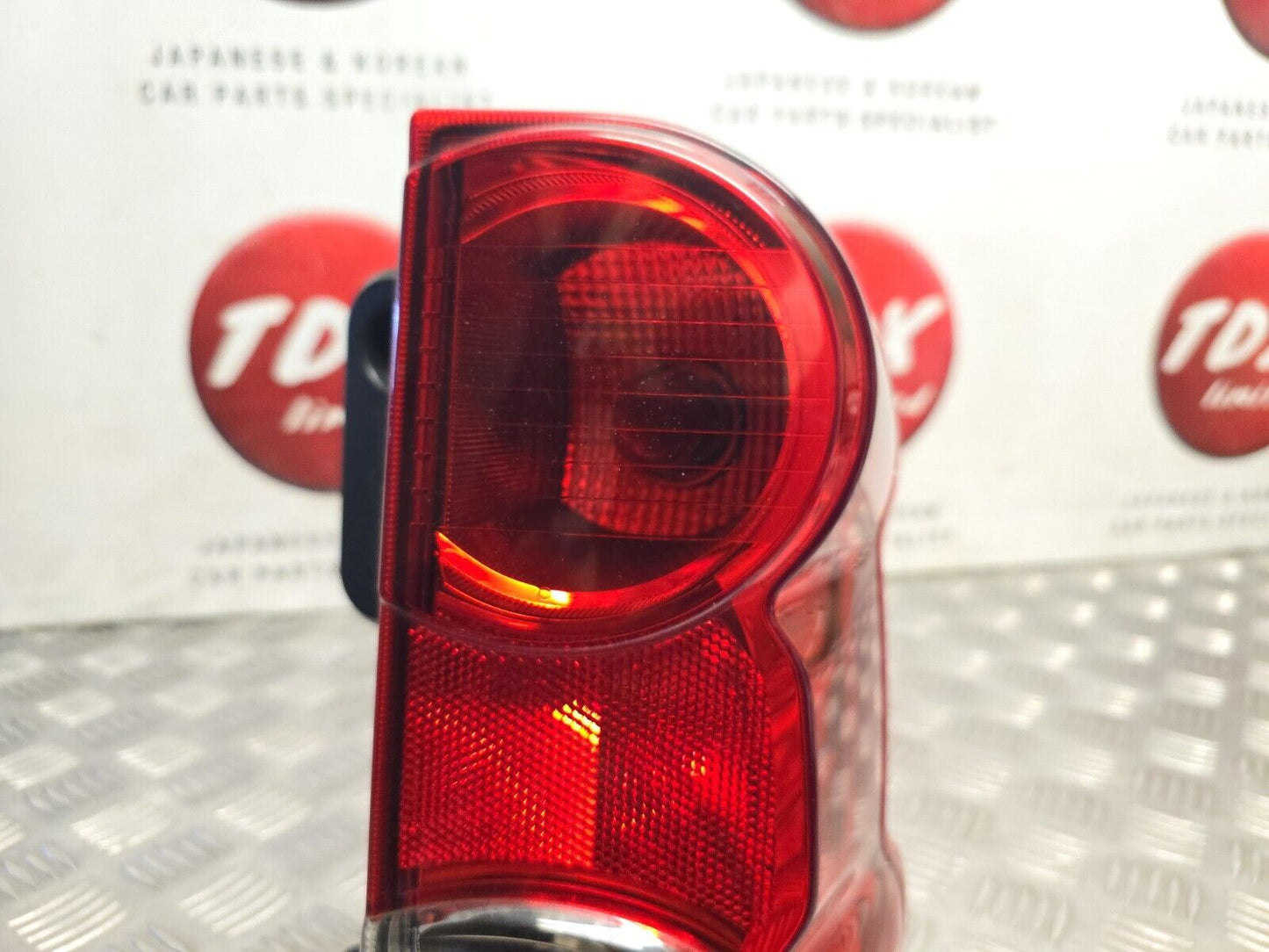 NISSAN NV200 2010-2019 GENUINE DRIVERS REAR OUTER HALOGEN BRAKE LIGHT LAMP