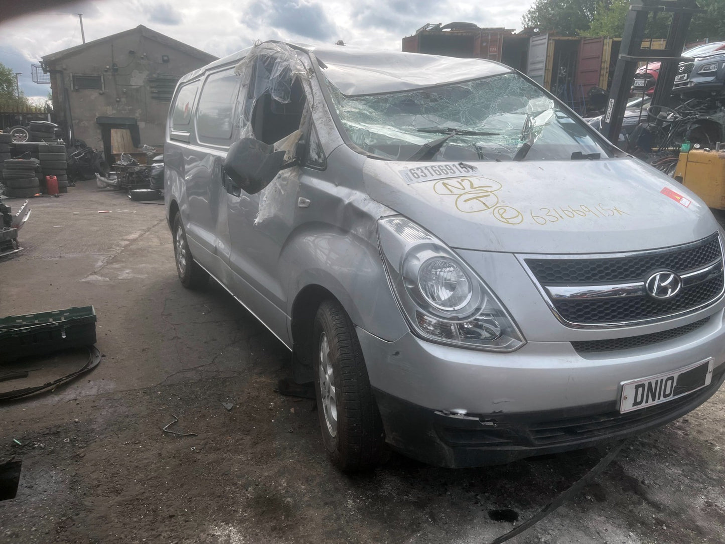 2010 HYUNDAI ILOAD (TQ) COMFORT 2.5 DIESEL 5 SPEED MANUAL PANEL VAN VEHICLE FOR BREAKING AND PARTS