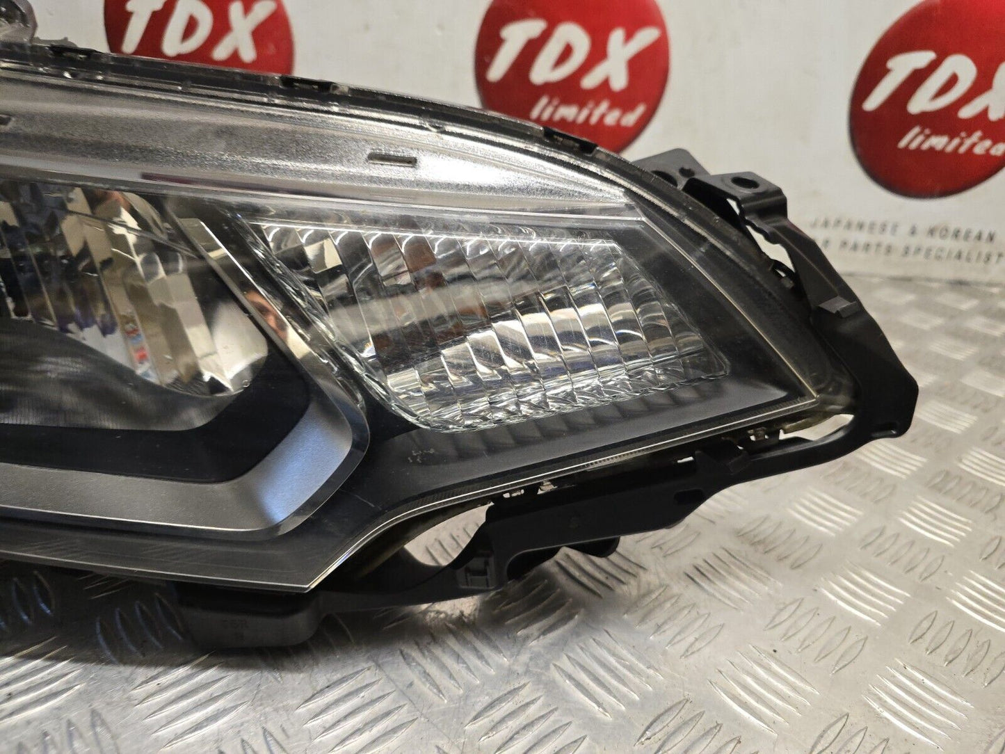 HONDA JAZZ MK4 2015-2018 GENUINE DRIVERS SIDE FRONT HALOGEN HEADLIGHT LAMP