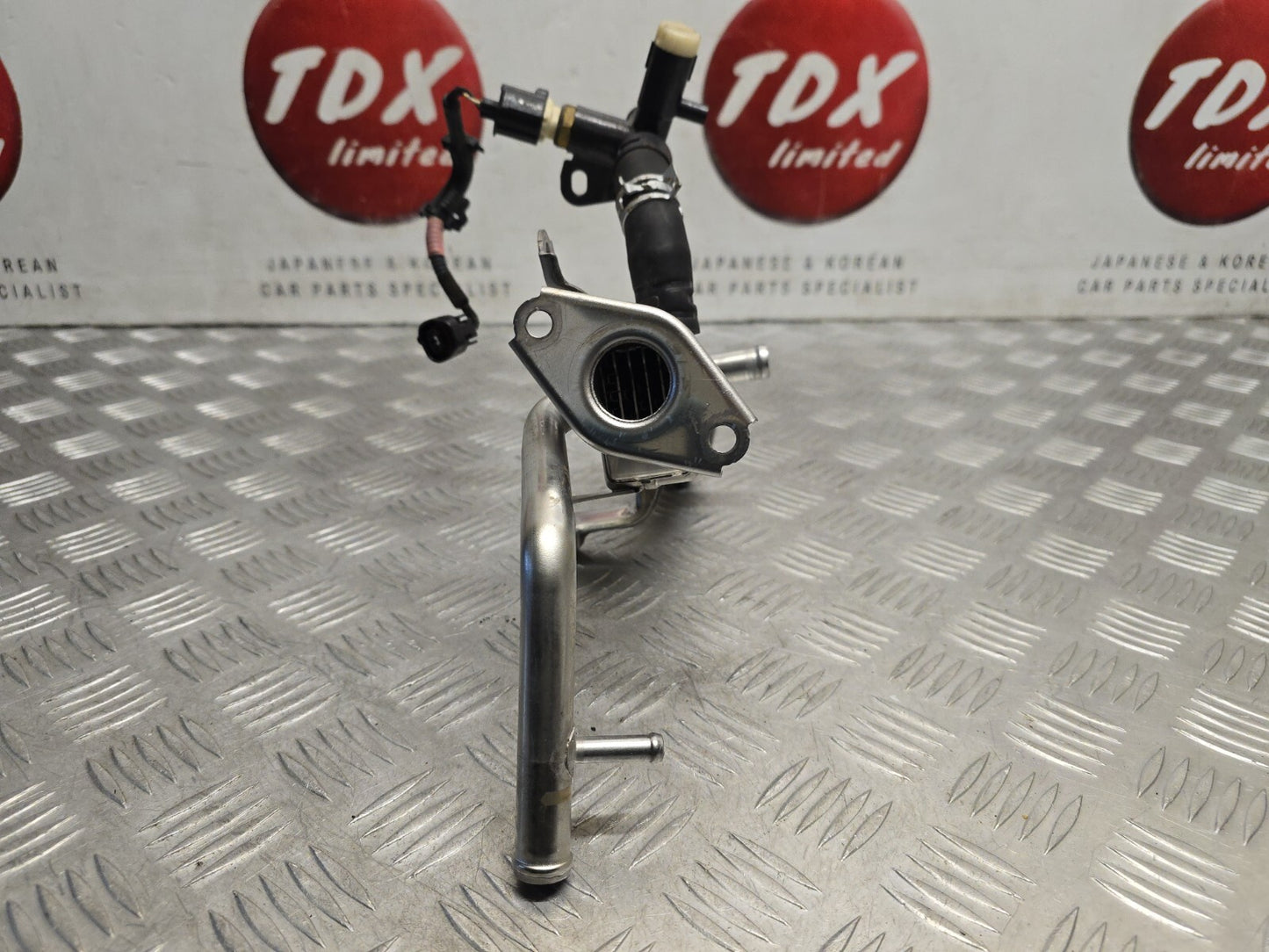 TOYOTA PRIUS MK3 2009-2015 1.8 HYBRID GENUINE EGR COOLER  + PIPE 25601-37010