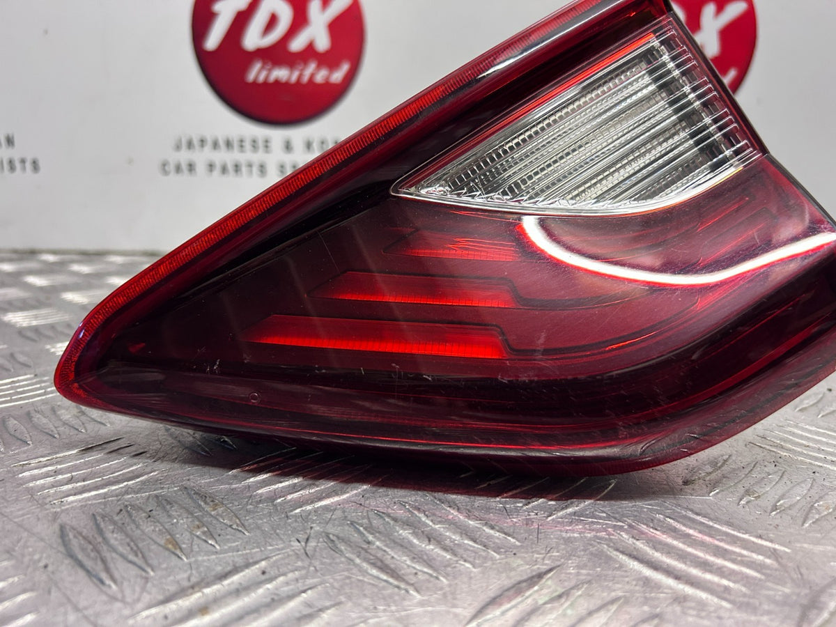 Kia Stonic YB MK1 2017-2020 Driver Side Rear Inner Tailgate Light - photo 2 of 6