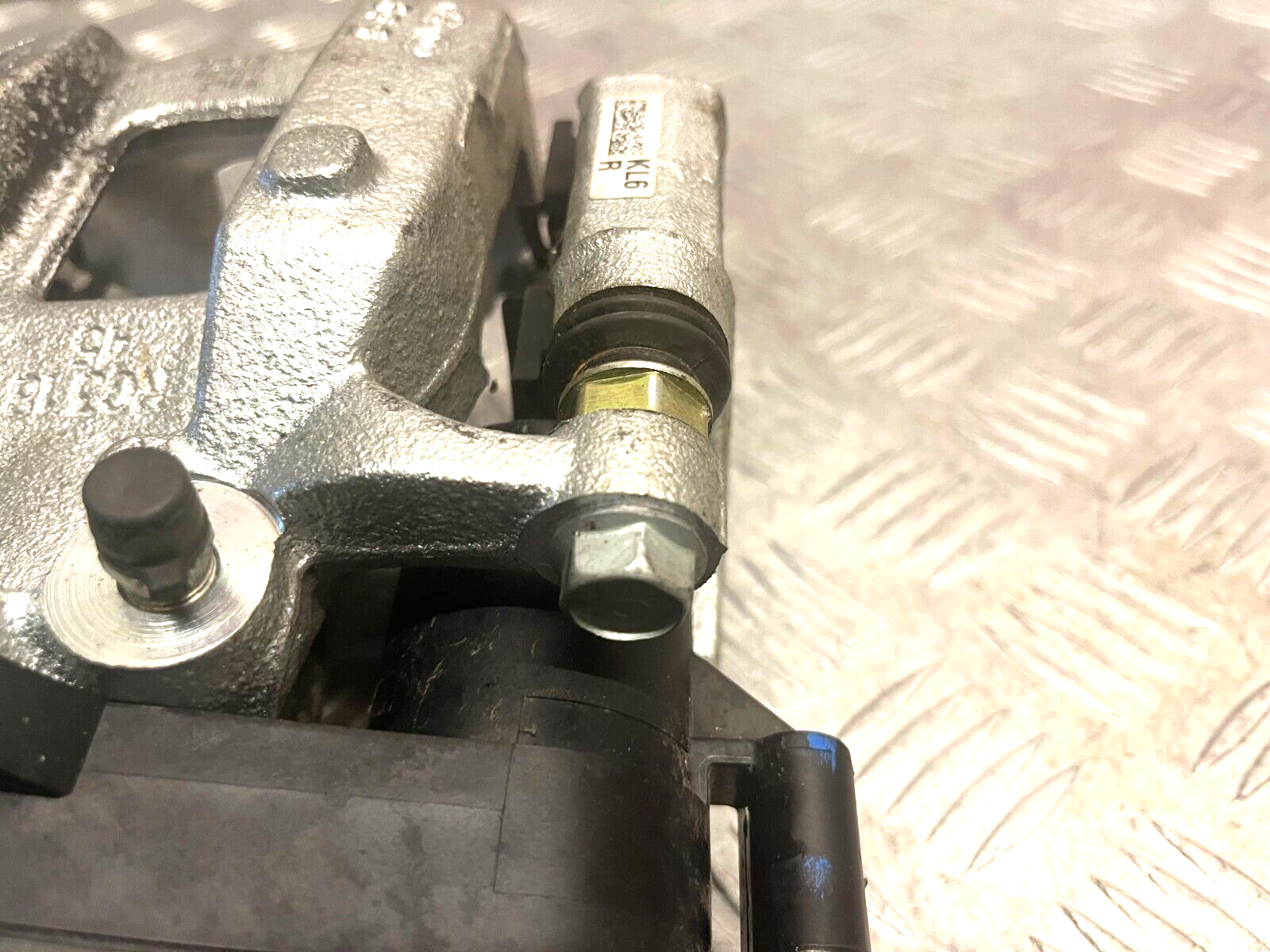 Kia Ev6 Air Cv 2021-2023 Genuine Driver Side Rear Electric Caliper + Carrier 11