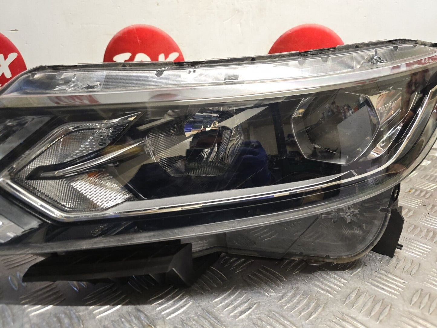 NISSAN QASHQAI J11 2017-2021 FACELIFT GENUINE PASSENGERS FRONT HALOGEN HEADLIGHT