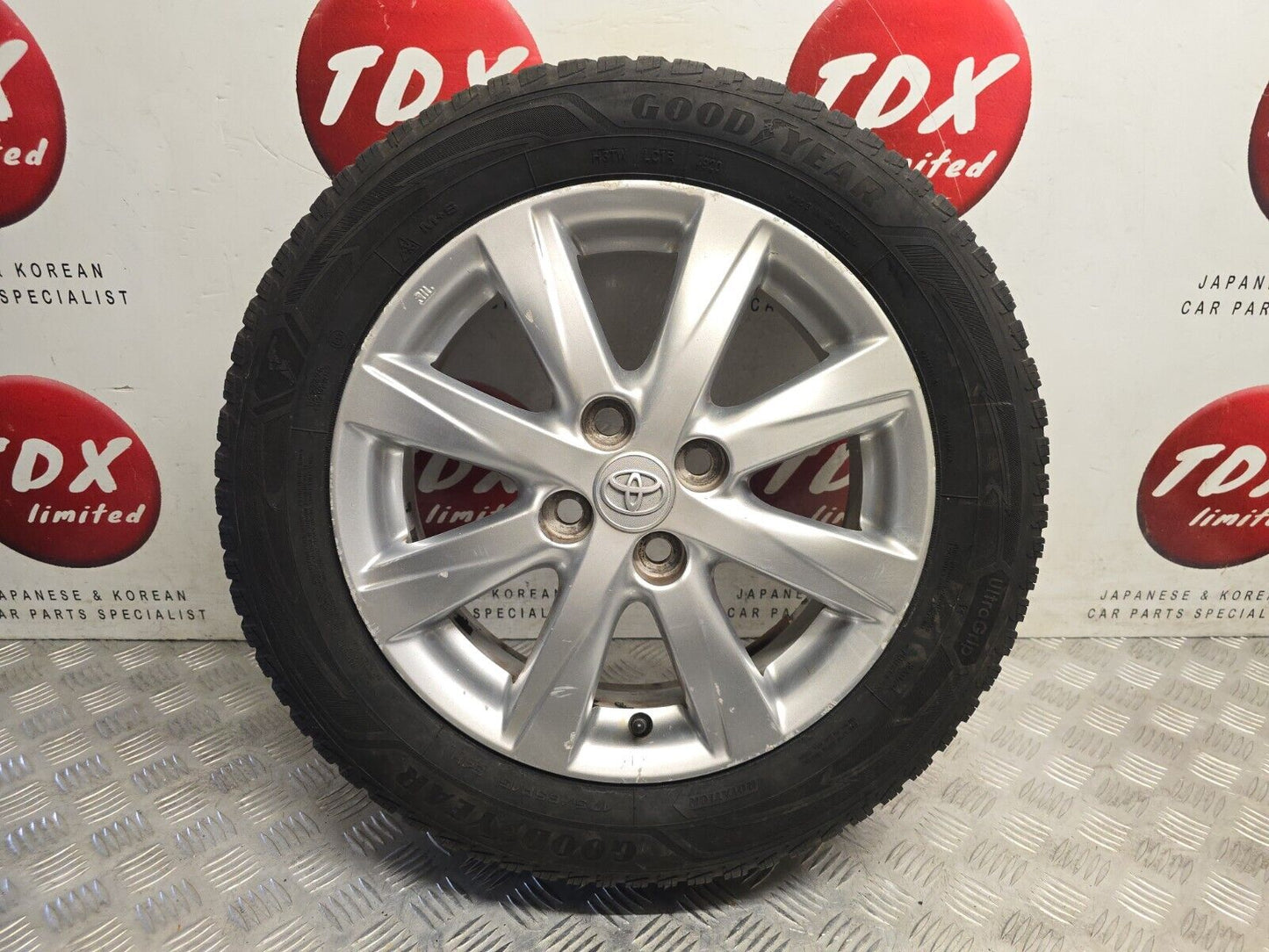 TOYOTA YARIS MK3 2011-2015 15" INCH ALLOY WHEEL FLAT TYRE 185/60/15 42611-0D610