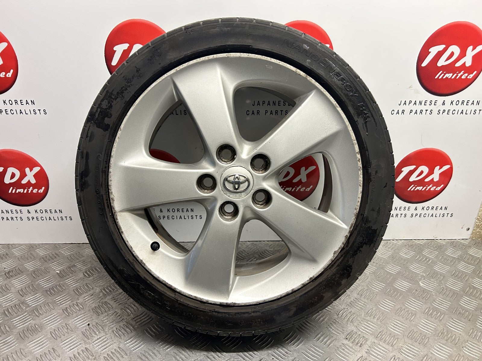TOYOTA AURIS 2007-2012 HYBRID GENUINE 17