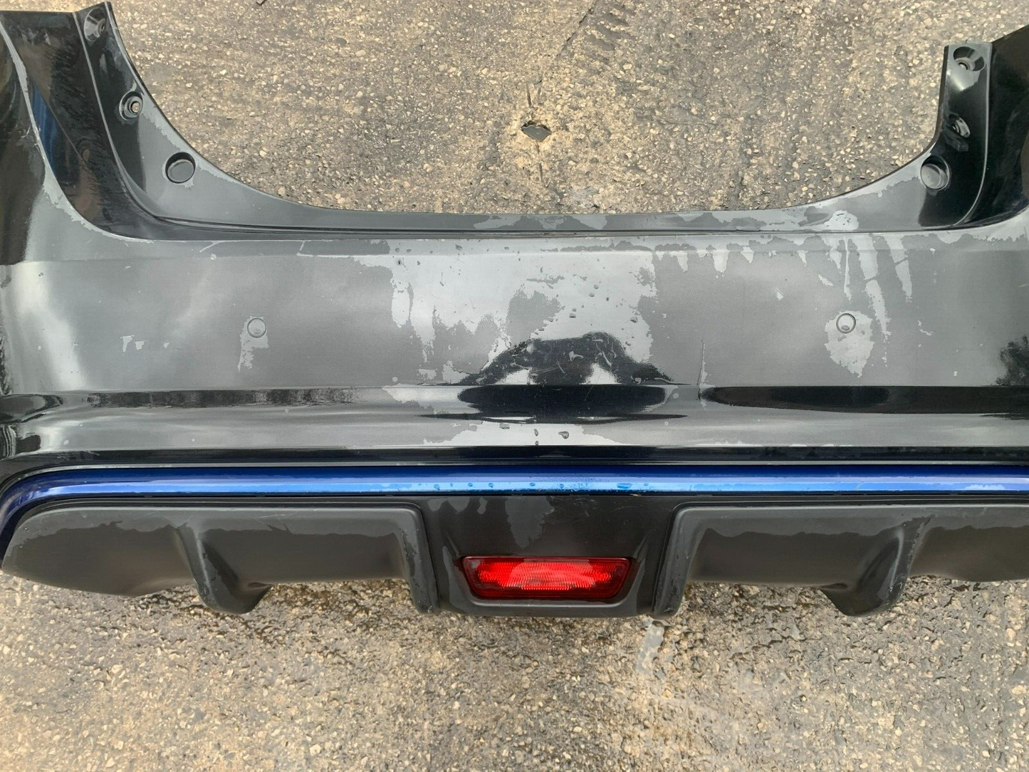 NISSAN LEAF 2017-2020 GENUINE REAR BUMPER BLACK BLUE TRIM COLLECTION