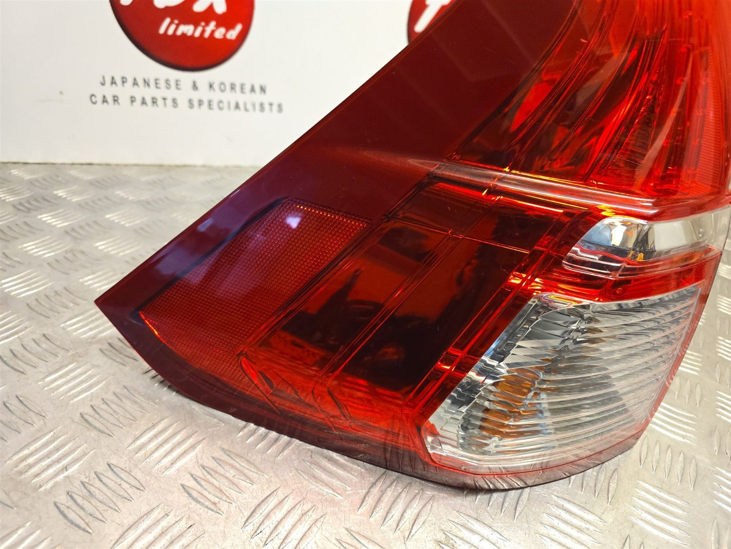 Honda Cr-V Mk4 2015-2018 Genuine Passengers Side Rear Outer Brake Light Lamp 2