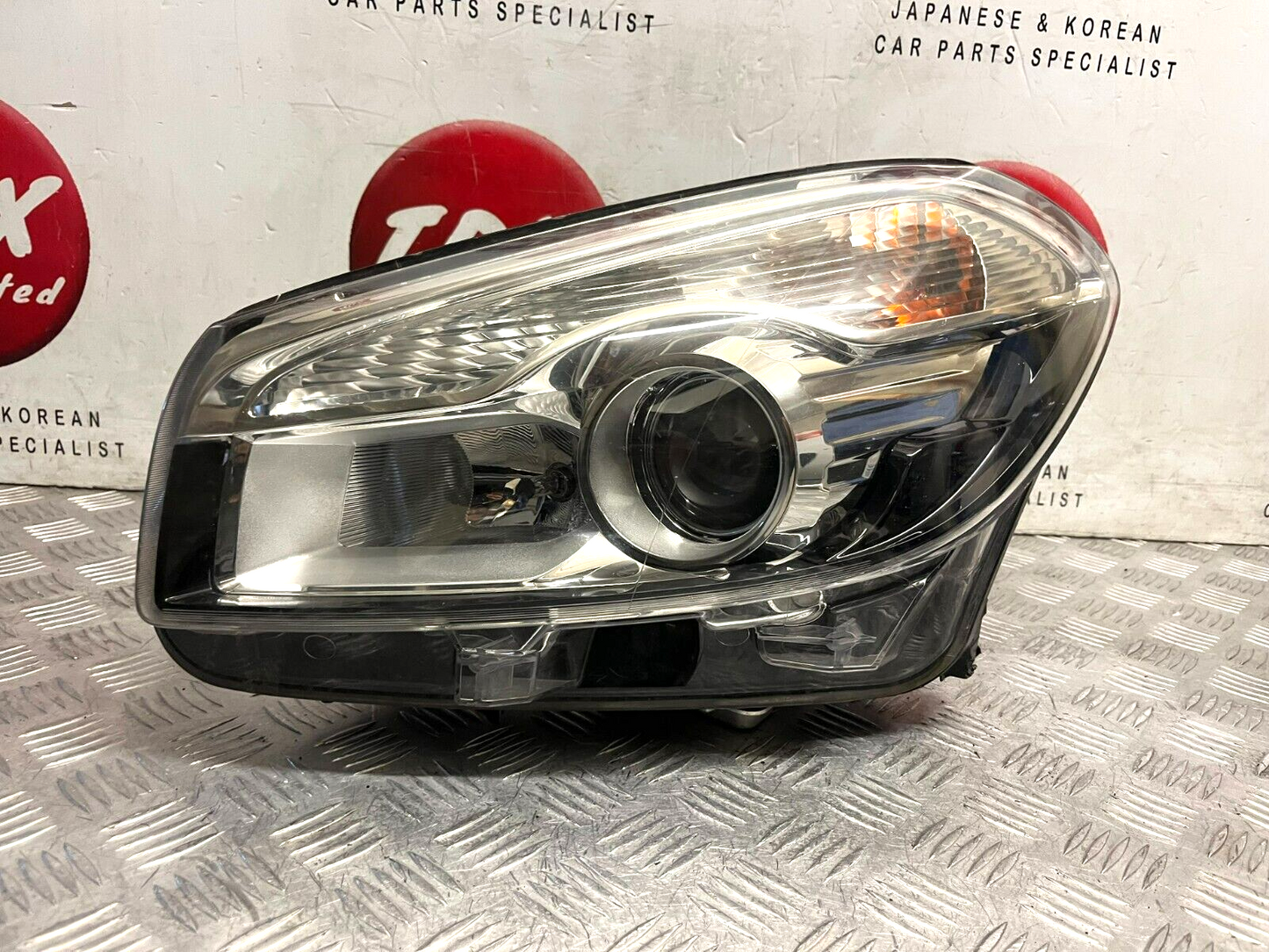 NISSAN QASHQAI J10 MK1 2010-2013 PASSENGER SIDE XENON HEADLIGHT 26060-BR61B