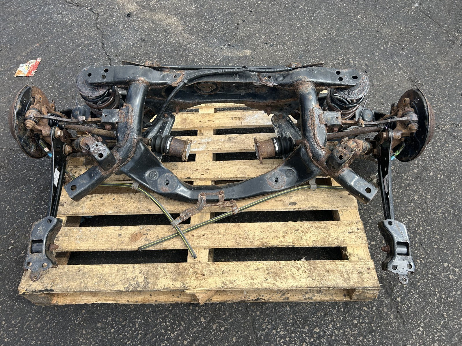TOYOTA RAV-4 2.5 MK4 2015-2018 HYBRID GENUINE COMPLETE REAR SUSPENSION ...