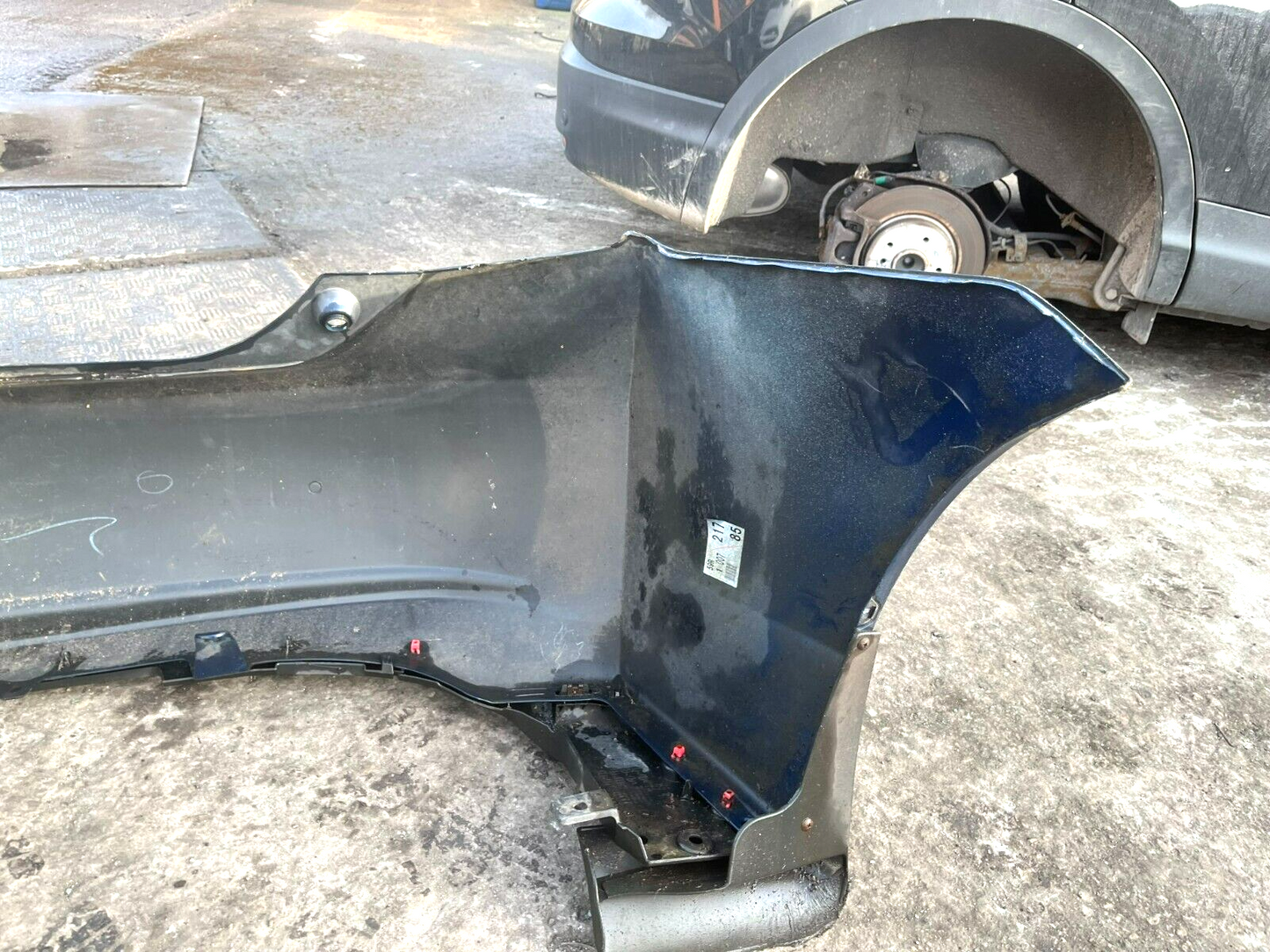 TOYOTA PRIUS MK3 2009-2015 GENUINE COMPLETE REAR BUMPER 8T5 DARK BLUE COLLECTION