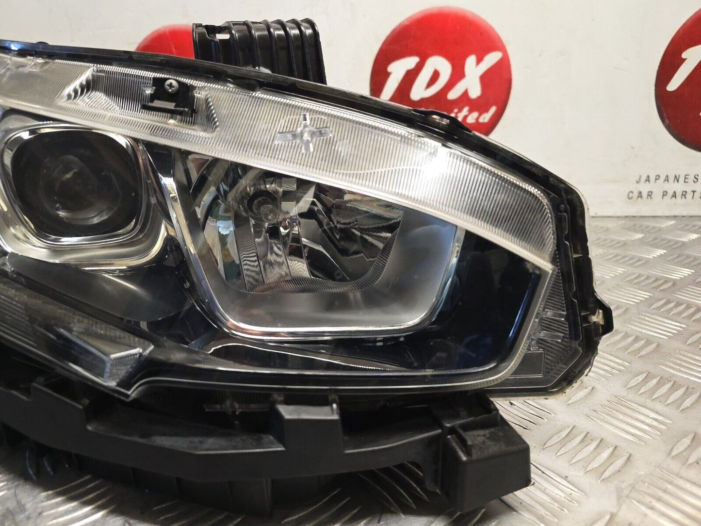 HONDA CIVIC X MK10 2017-2020 GENUINE DRIVERS SIDE FRONT HALOGEN HEADLIGHT LAMP