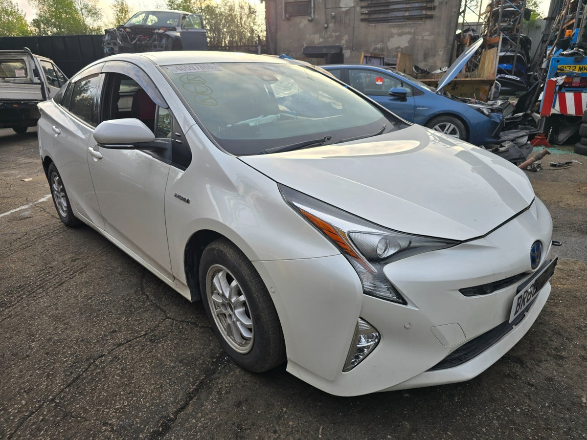 Toyota Prius Hybrid 2016-2018 Complete Front End Parts Bumper Bonnet Headlights - photo 2 of 3