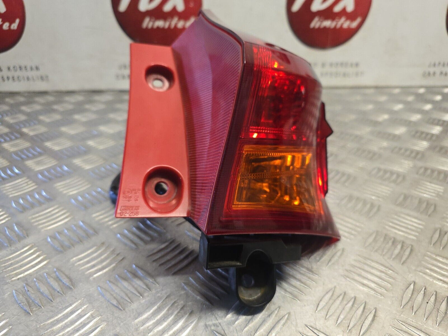 TOYOTA AURIS MK2 2012-2015 HATCH PRE-FACELIFT GENUINE DRIVERS REAR OUTER LIGHT