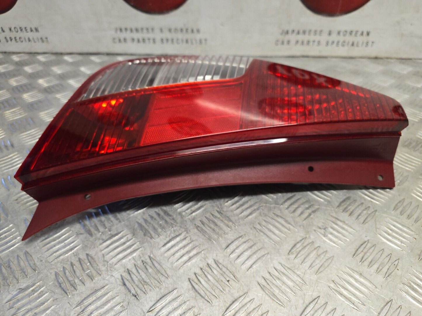 HYUNDAI I10 MK1 2007-2010 PRE-FACELIFT GENUINE PASSENGERS REAR OUTER BRAKE LIGHT